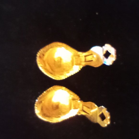 Beautiful gold tone clip-on earrings covered in crystals. By premier USA - Picture 4 of 7